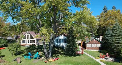 Lakefront Cottage-2Bdr-1.5Bth-Sleeps 6