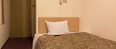 1 bedroom, desk, free WiFi, bed sheets