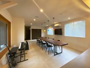 Meeting facility