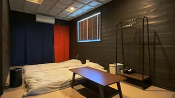 4 bedrooms, desk, free WiFi, bed sheets