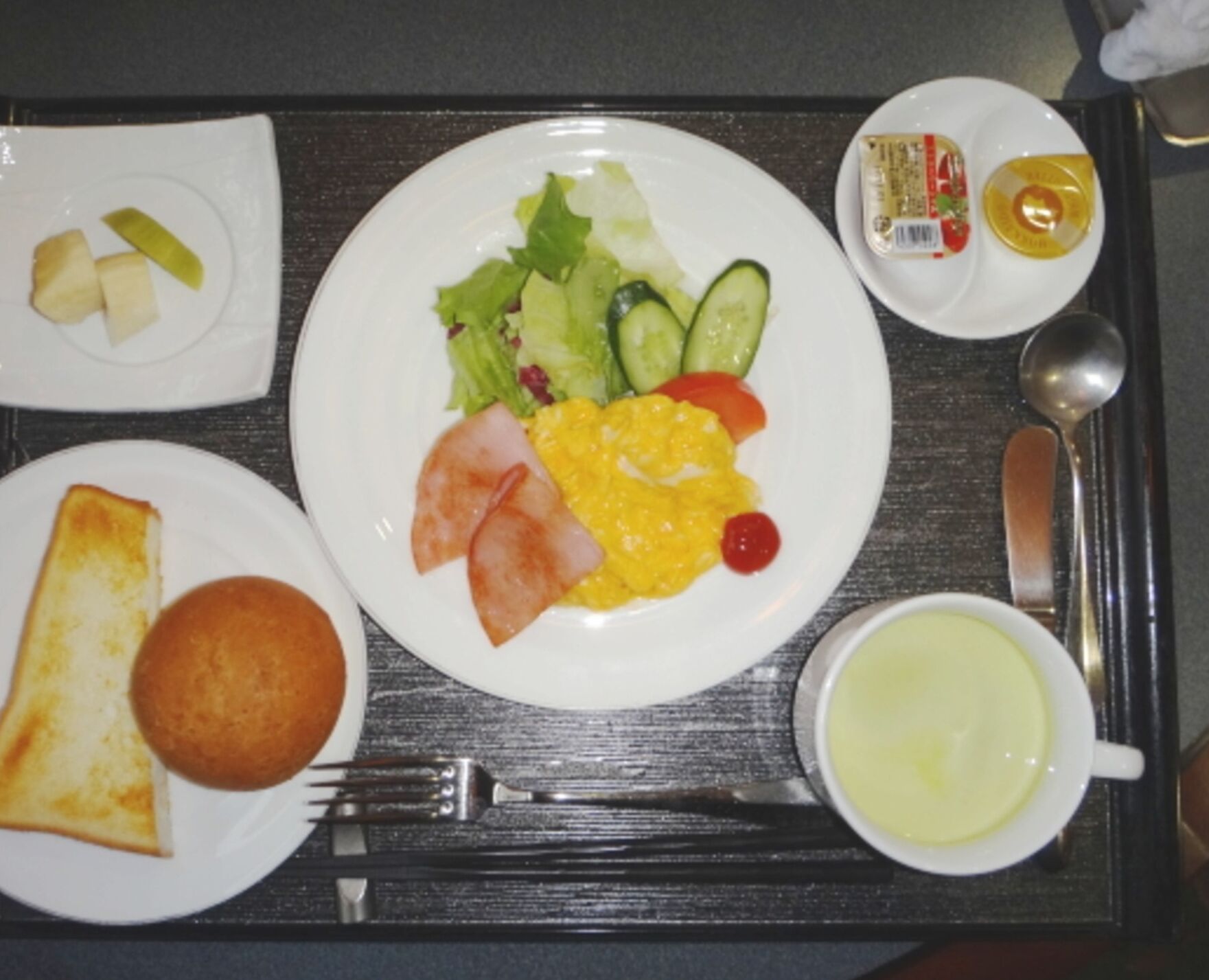 朝食無料