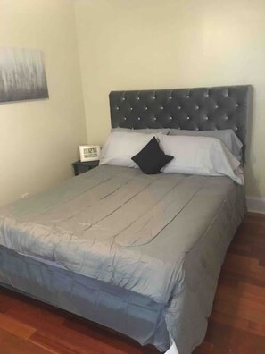 1 chambre, bureau, fer et planche à repasser, Wi-Fi