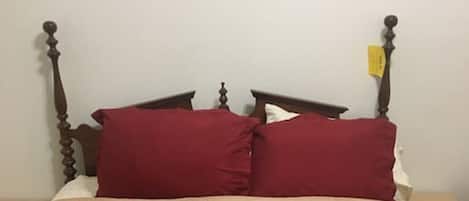 1 quarto, escrivaninha, ferros/tábuas de passar roupa, Wi-Fi