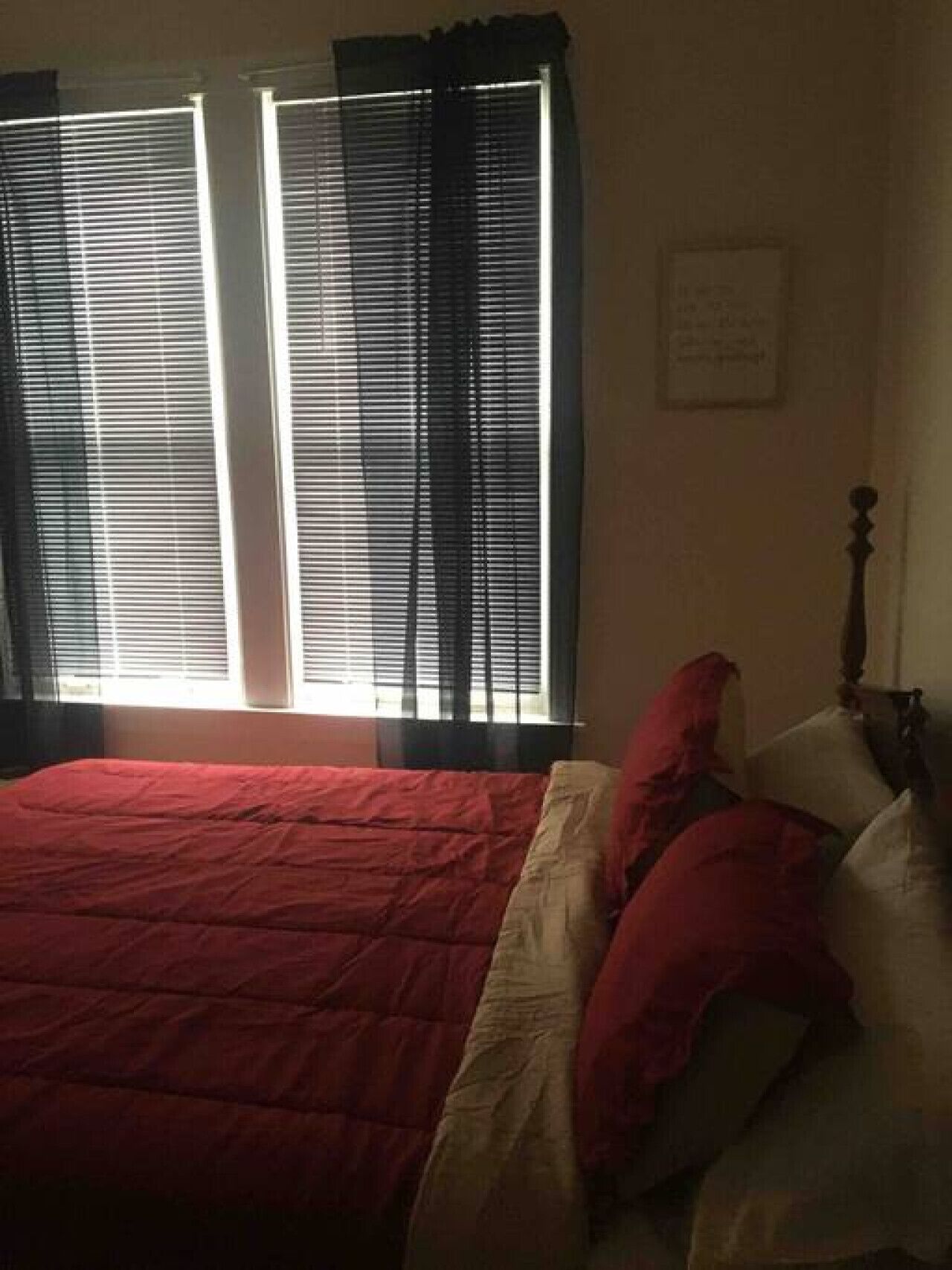 1 dormitorio, escritorio, tabla de planchar con plancha y wifi