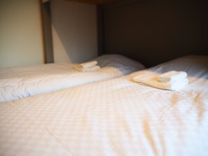 1 chambre, fer et planche à repasser, Wi-Fi gratuit, draps fournis
