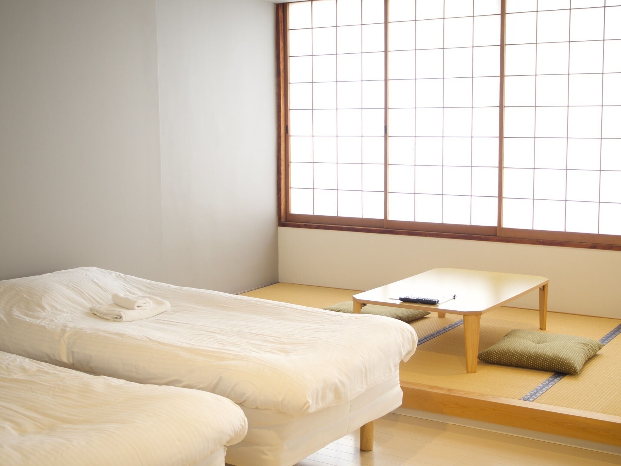 1 habitación, escritorio, tabla de planchar con plancha y wifi gratis 