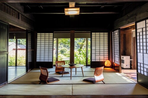 2story Traditional Japanese House / Minamitsuru-gun Yamanashi