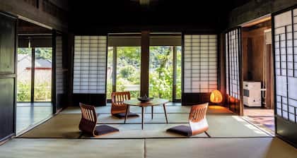 2story Traditional Japanese House / Minamitsuru-gun Yamanashi