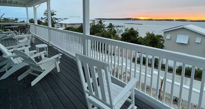 7BR7BA, Pool, 2 Boat slips, steps to Tahiti Beach, Sleeps 18, +cabana adds 2