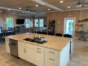 Interior - 7BR7BA, Pool, 2 Boat slips, steps to Tahiti Beach, Sleeps 18, +cabana adds 2 (Elbow Cay)