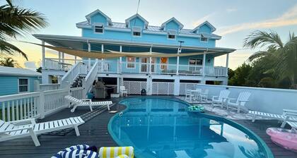 7BR7BA, Pool, 2 Boat slips, step to Tahiti Beach, Sleeps 18, +cabana adds on 2