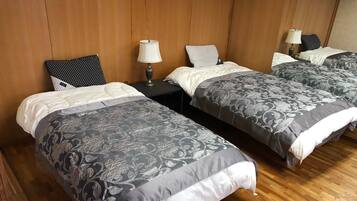 3 bedrooms, desk, free WiFi, bed sheets