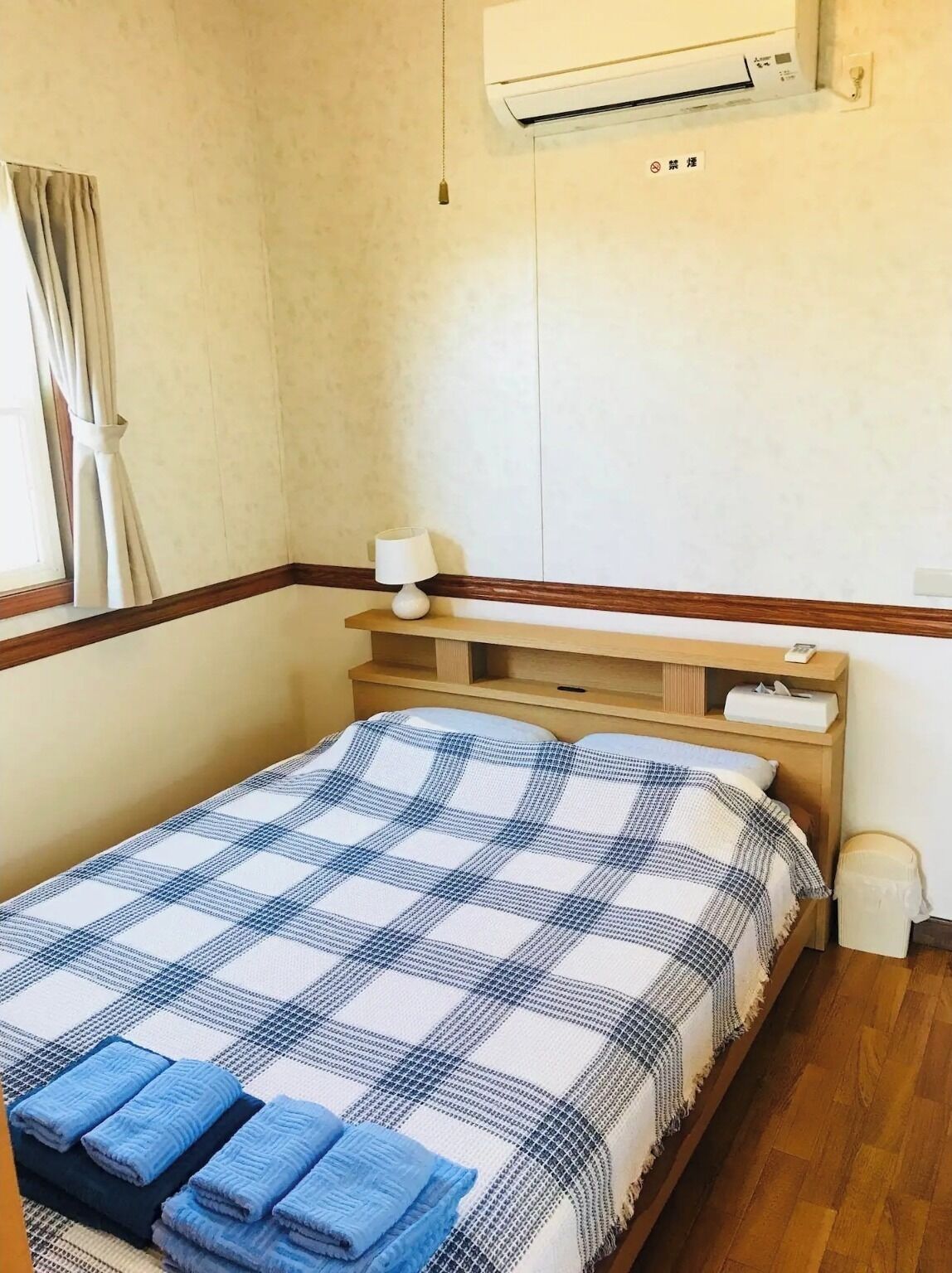 1 室のベッドルーム、デスク、アイロン / アイロン台、WiFi (無料)