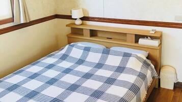 1 bedroom, desk, iron/ironing board, free WiFi