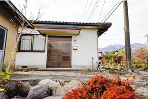 Exterior detail - From JR Nikko station 3minby carone group onlyparkingkominka renovation  - Whole house charter / Nikko Tochigi (Nikko)