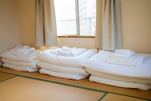 1 bedroom, desk, free WiFi, bed sheets