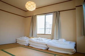 1 bedroom, desk, free WiFi, bed sheets - Japanese style room with kitchenwashing machine - Japanese style room 405 4th floor / Osaka Ōsaka (Osaka)