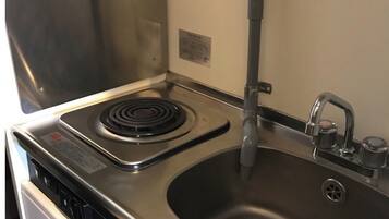 Fridge, microwave, stovetop