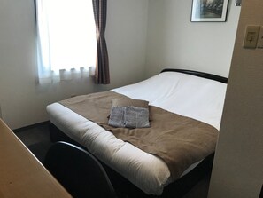 1 sovrum, skrivbord, strykjärn/strykbräda och gratis wi-fi
