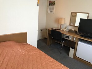1 habitación, escritorio, tabla de planchar con plancha y wifi gratis 