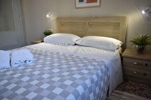 1 Schlafzimmer, Schreibtisch, Bügeleisen/Bügelbrett, kostenloses WLAN