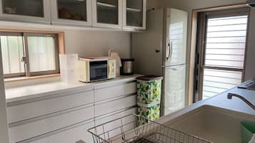 雪櫃、微波爐、爐具、廚房用具/餐具/器皿
