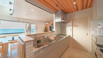 Kühlschrank, Mikrowelle