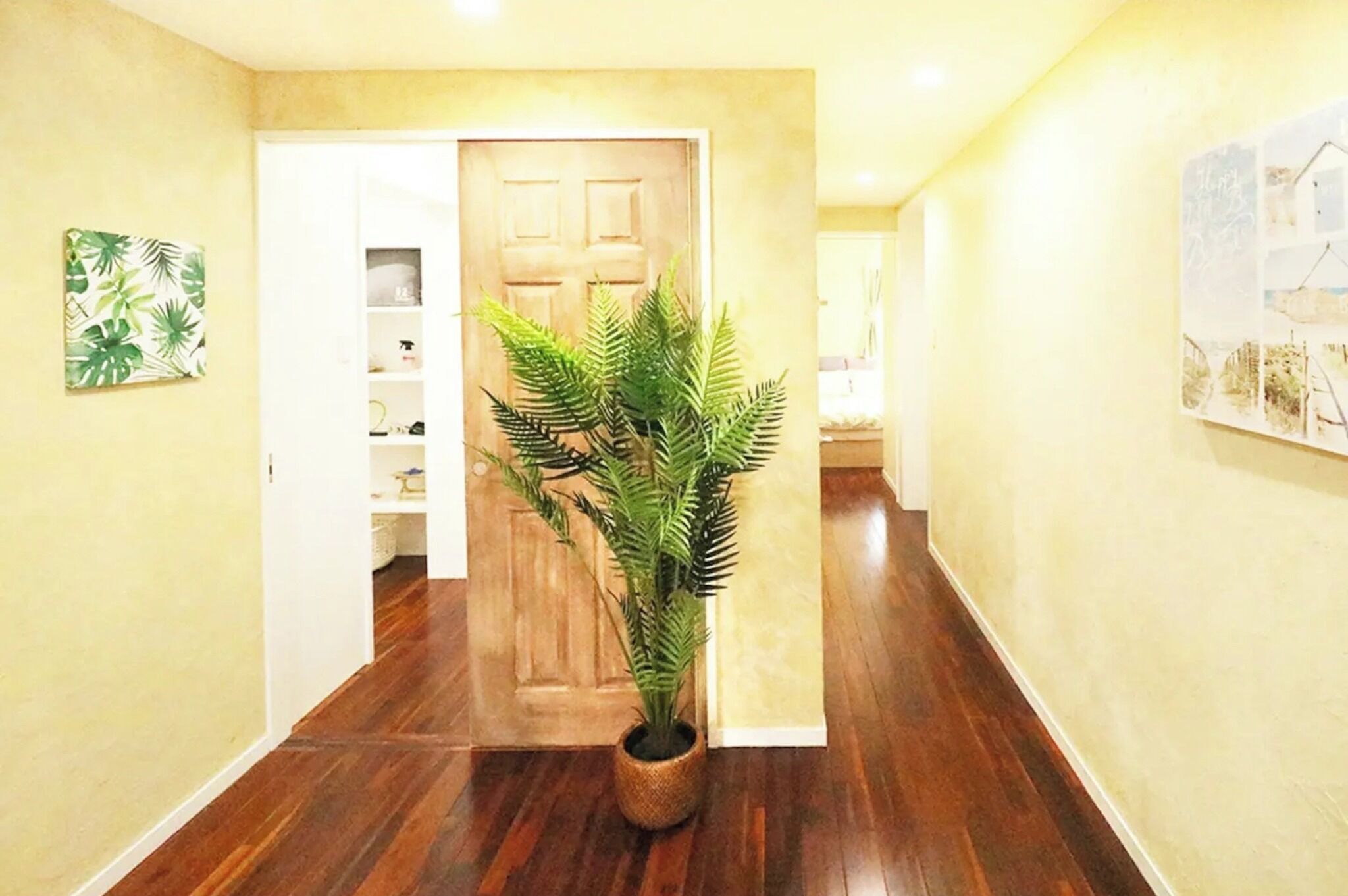 3 makuuhuonetta, työpöytä, silitysrauta/-lauta, ilmainen Wi-Fi