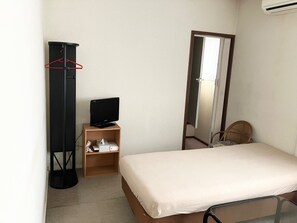1 bedroom, WiFi (free), bed sheets