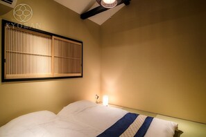 2 عدّة غرف نوم ومكتب وواي فاي مجانًا وملاءات أسرّة