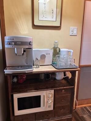 Fridge, microwave