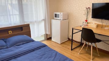 1 bedroom, desk, free WiFi, bed sheets