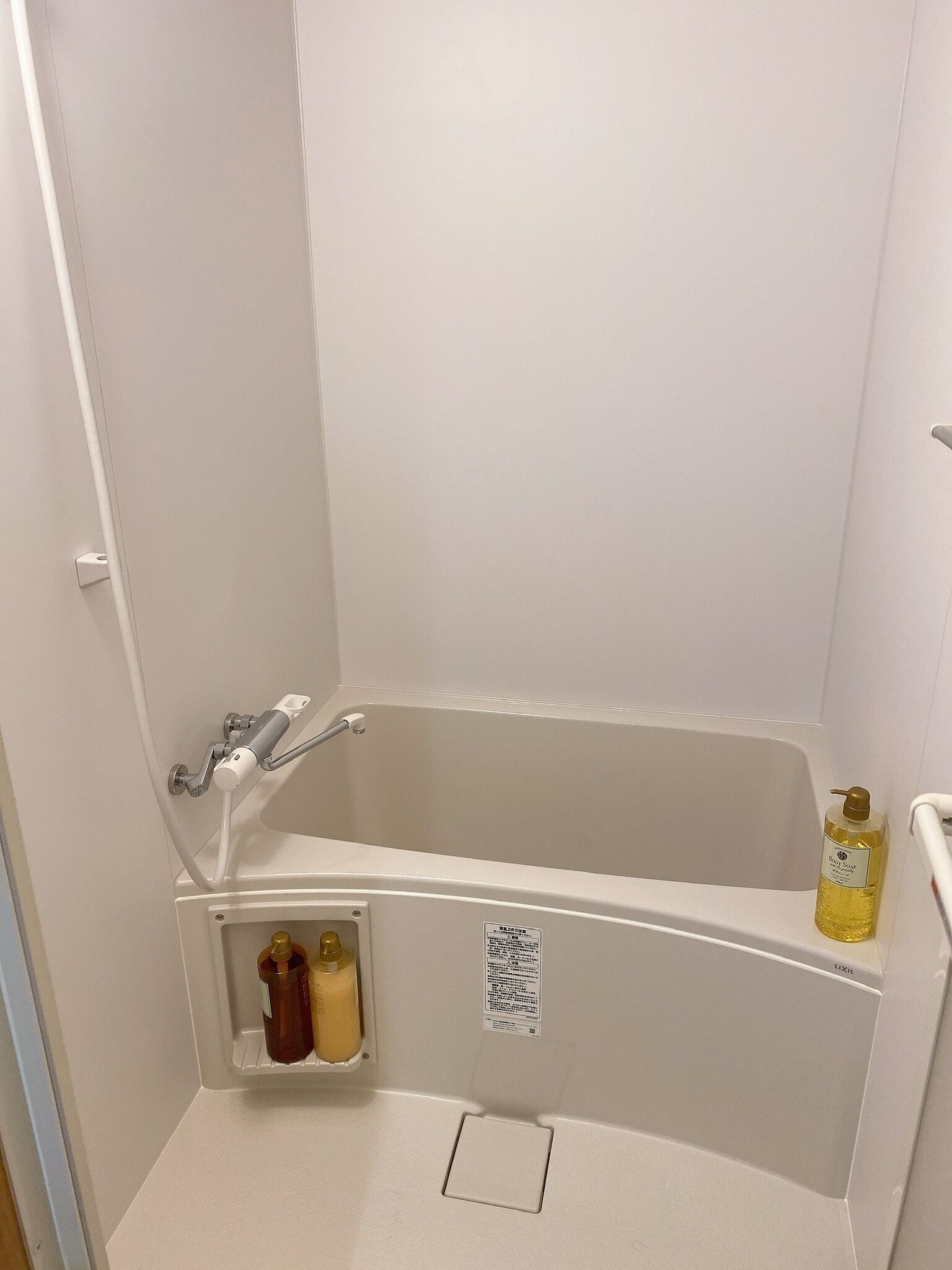 ヘアドラ イヤー、タオル、石鹸、シャンプー