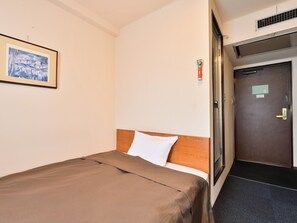 1 bedroom, desk, free WiFi, bed sheets