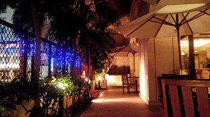 Terrace/patio - Double room Nonsmoking 18m2 140cm bed | Trav / Naha Okinawa (Naha)