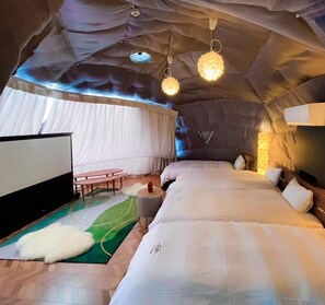 1 bedroom, desk, free WiFi, bed sheets - Nekoana Glamping Dome House / Minamitsuru-gun Yamanashi (Minamitsuru-gun)