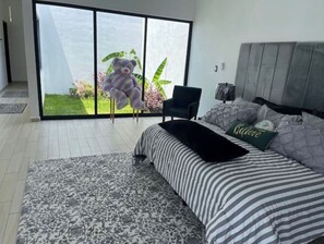 5 bedrooms, in-room safe, desk, iron/ironing board - House Las Palmas (TICUMAN)