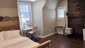 2 bedrooms, desk, free WiFi, bed sheets