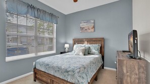 3 chambres, bureau, fer et planche à repasser, accès au Wi-Fi (inclus)