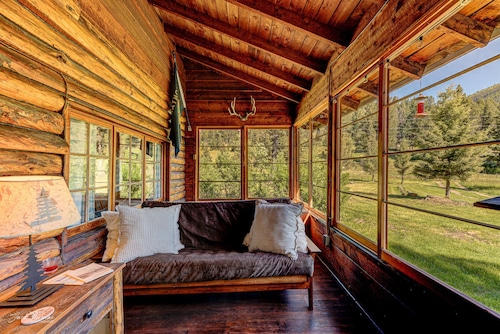 Remote, comfortable rustic cabins, tranquil stream-side, nature at your doorstep