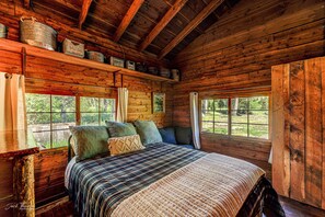 3 bedrooms, desk, free WiFi, bed sheets