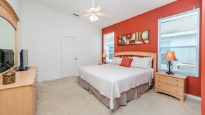 4 soverom, skrivebord, strykejern/-brett og wi-fi (inkludert)