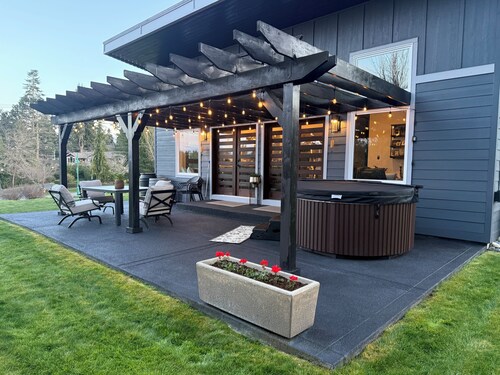 5 STAR Modern Bungalow in the heart of Downtown