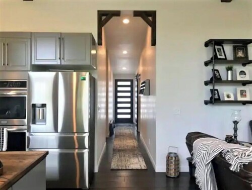 5 STAR Modern Bungalow in the heart of Downtown