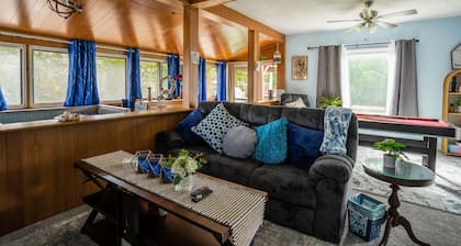 Secluded in the City! New remodeled 2 bedroom near Berkeley Lake, pet friendly.