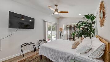 3 habitaciones, caja de seguridad en la habitación y escritorio