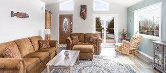 A-View

Come stay with us in fall, winter and spring.