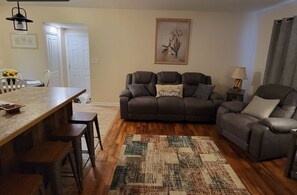 Smart-TV, Tischfußball, Computerbildschirme