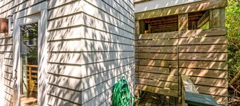 Quiet, Wooded Sanctuary - Near Sunrise and Sunset Beaches - Dog Friendly