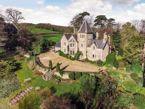 Nestled in the glorious Somerset countryside with views of the Mendips.